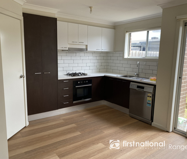 Townhouse Living with Park Views - Photo 4