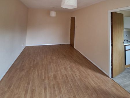 1 Bed Flat, Leaside Road, E5 - Photo 2