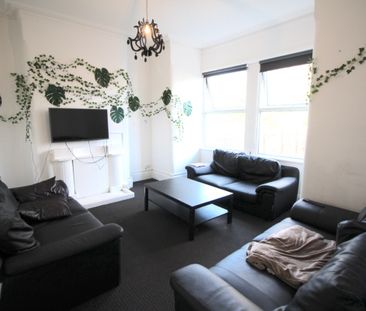 9 Bed - 213 Belle Vue Road, Woodhouse, Leeds - LS3 1HG - Student - Photo 3