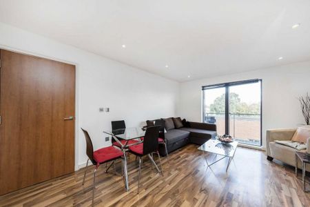 1 bedroom flat to rent - Photo 2