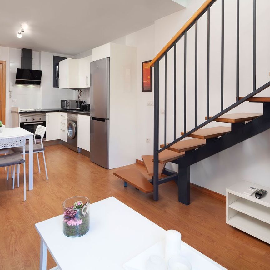 Alquiler de dúplex en Calle Churruca - Photo 1