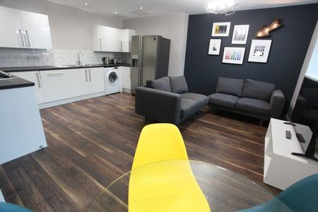 6 bedroom flat to rent - Photo 3