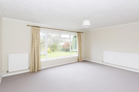 3 bedroom detached bungalow to rent - Photo 4