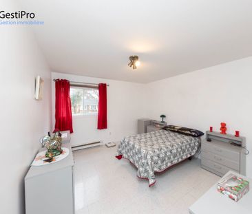 3640 Blain - Photo 1