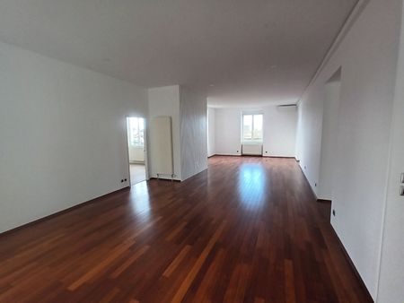 Location Appartement 5 pièces 185m² - Photo 3
