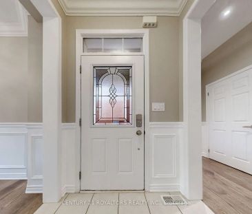 Detached Home For Lease | W9031533 - Photo 5