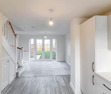 2 bedroom terraced house to rent - Photo 1