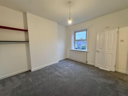 3 bedroom end of terrace house to rent - Photo 3