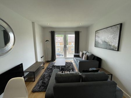 2 bedroom serviced apartment to rent - Photo 3