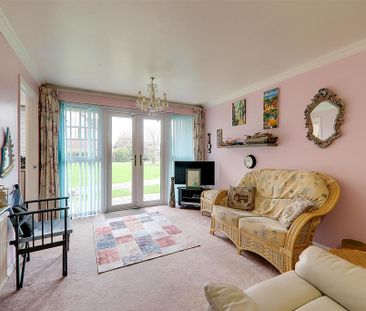 1 bedroom retirement property to rent - Photo 4