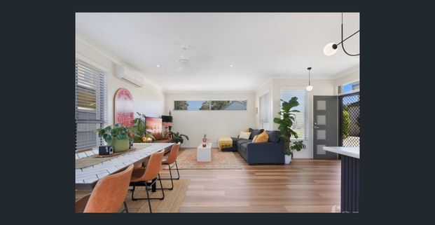 Immaculate Renovated Townhouse With Solar And EVO Hot Water System! - Photo 1