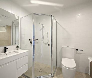 Luxury Living - Photo 3