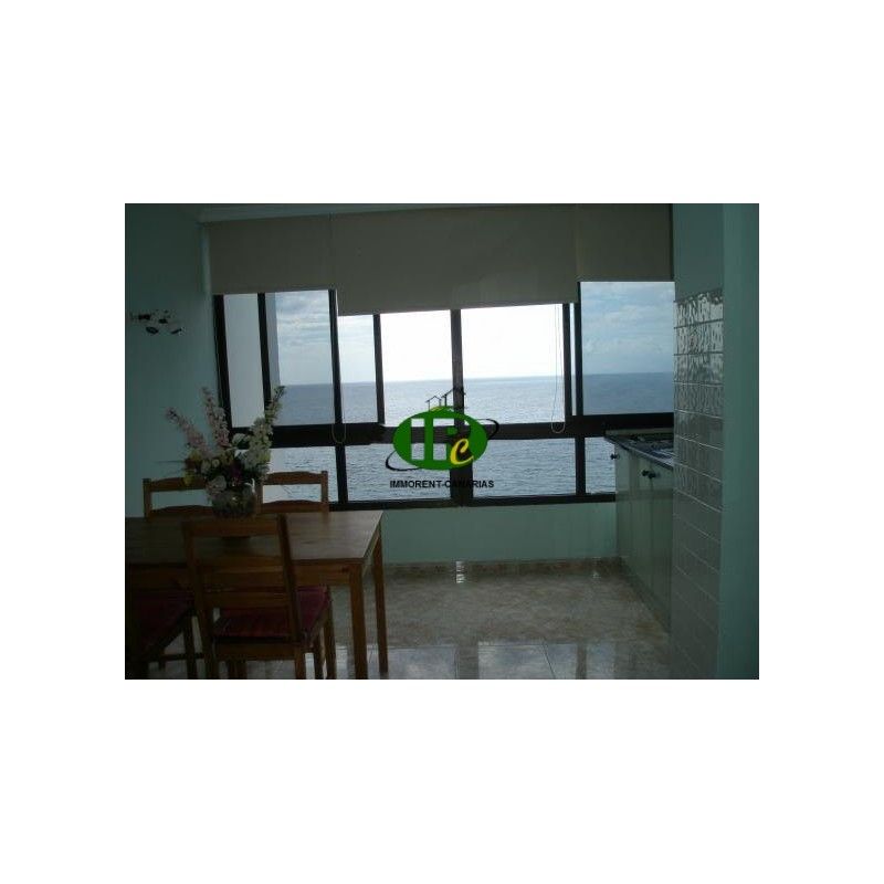 Seafront apartment with sea views, 1 bedroom - Photo 1