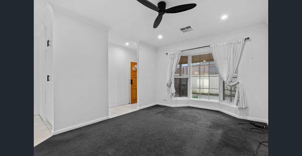 Spacious & Stylish Detached Homette Just 800m to the Beach - Photo 1