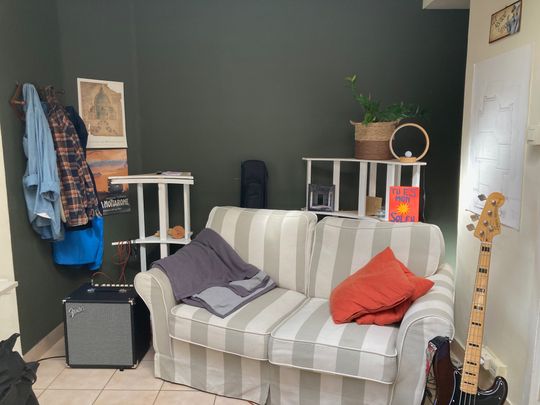 Uitzonderlijk grote studentenkamer (35m²!) te huur – € 595 all-in - Herfststraat 26 - Foto 1