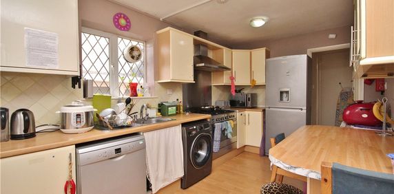 Northway, Guildford, Surrey, GU2 9SD - Photo 2