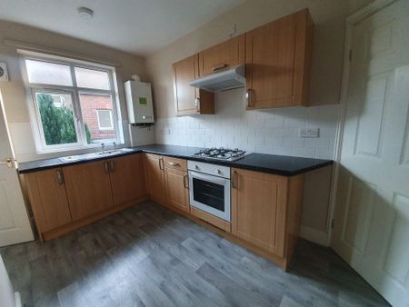 2 bed upper flat to rent in NE3 - Photo 2