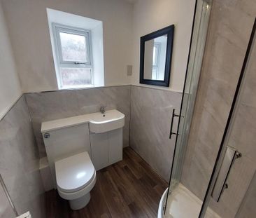 2 bedroom terraced house to rent - Photo 2