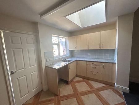 2 bedroom terraced house to rent - Photo 5