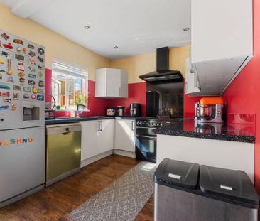 3 bedroom semi-detached house to rent - Photo 1