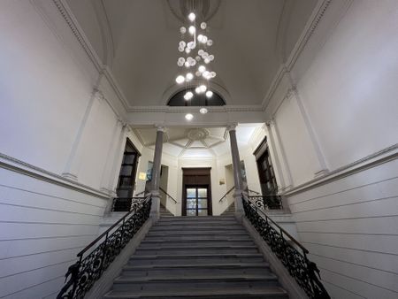 Modernes Innenstadtappartement mit Innenhof-Loggia in 1010 Wien - Photo 2