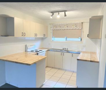 NEAT & TIDY UNIT 2 BED UNIT - Photo 4