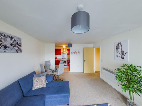 1 bedroom flat to rent - Photo 1