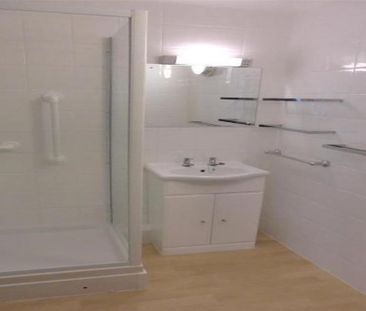 1 bedroom retirement property to rent - Photo 4