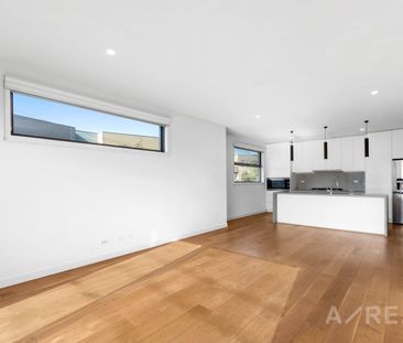 Architecturally Designed Townhouse in a Prime Inner-City Location - Photo 5