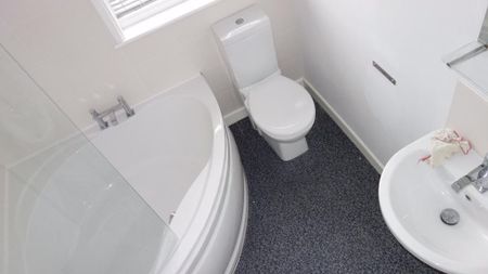 2 bedroom terraced house to rent - Photo 3