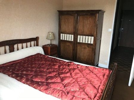 Location Appartement 3 pièces 62m² IVRY SUR SEINE 94200 - Photo 2