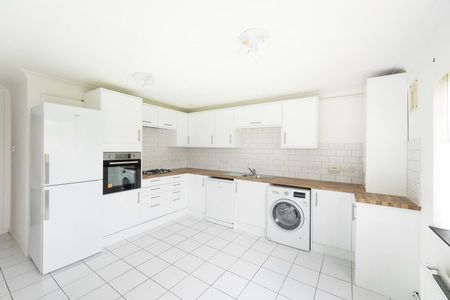 2 Bed Flat - Photo 5