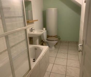 Location Appartement 3 pièces 76m² LA ROQUEBRUSSANNE 83136 - Photo 1