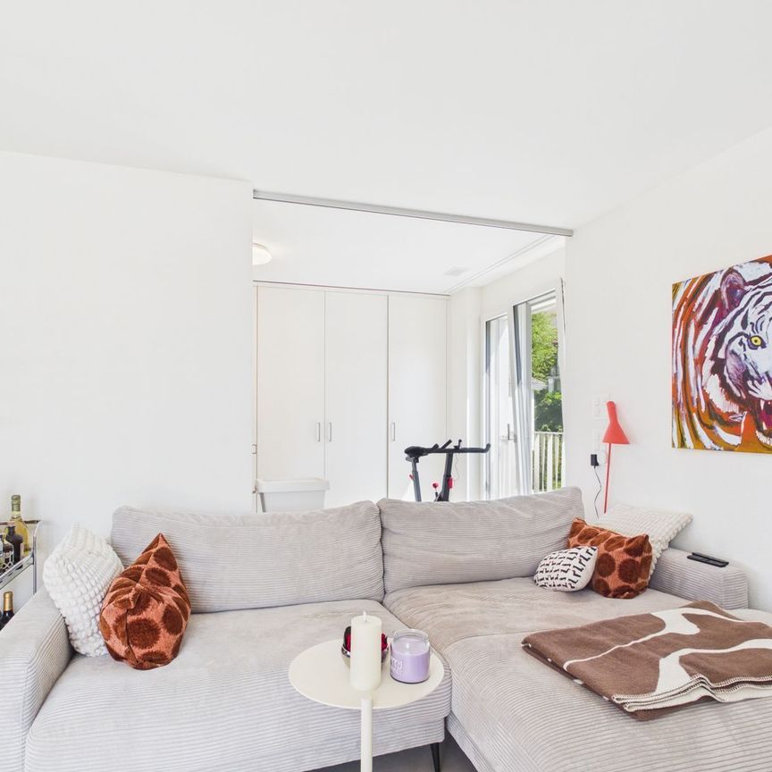 Light-flooded 3.5 room penthouse apartment with huge terrace, centrally located in Lucerne - Photo 1