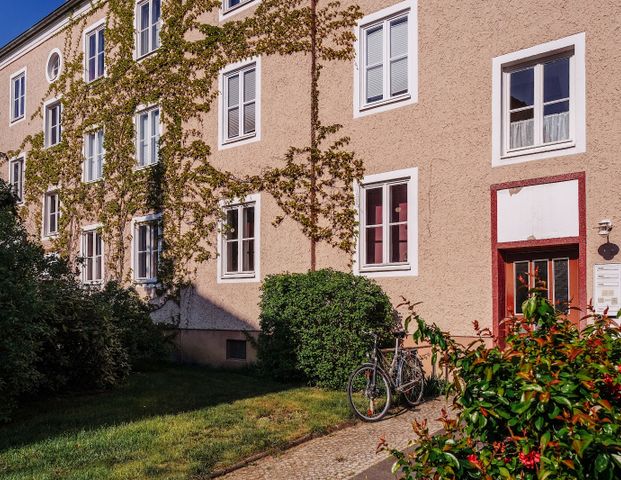 Stadtnahe 3-Zimmer-Wohnung// 1.OG links - Foto 1