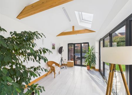 Alicia Close, Cawston, Rugby - Photo 2