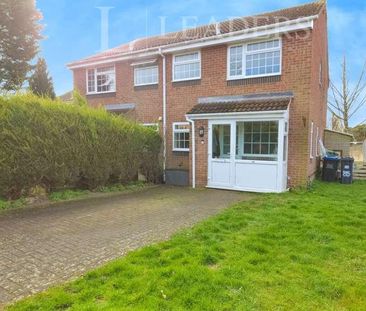 Ebourne Close, CV8 - Photo 1