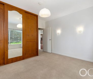 Open the Door to Easy Living - Photo 4