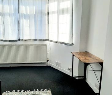 Room in a Shared Flat, Bonnersfield Lane, HA1 - Photo 4