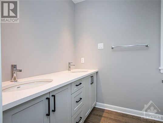 805 MAPLEWOOD Avenue Unit A, Ottawa, Ontario K2B5V4 - Photo 1