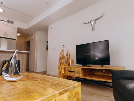 Gertrude Avenue - Photo 2