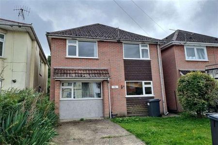 Bedroom Detached House In Winton, BH9 - Photo 3