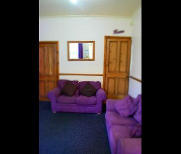 4 Bed Terraced House, Mona Road, S10 - Photo 1