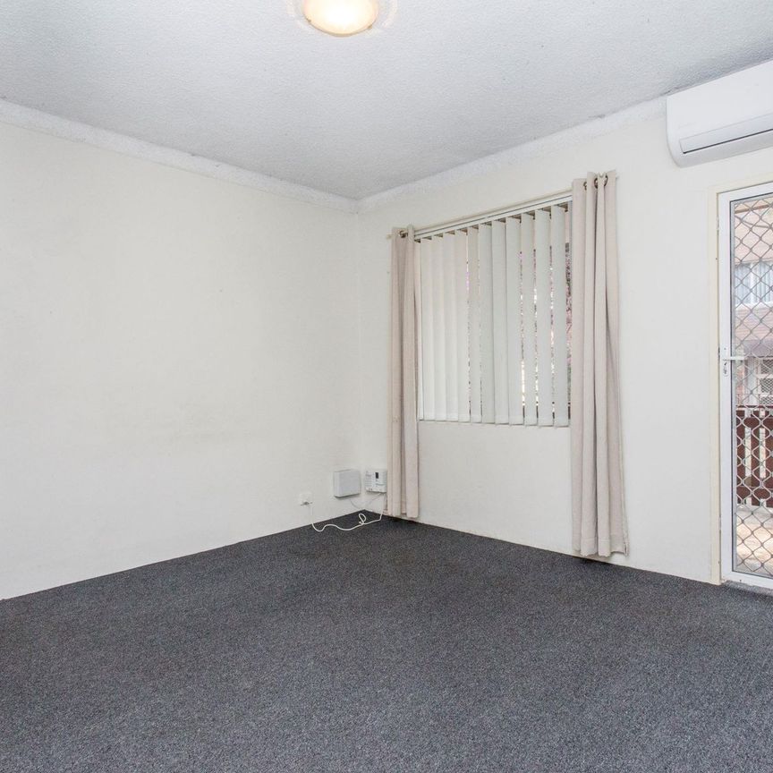 Convenient Ground Floor Living Close to Penrith CBD - Photo 1