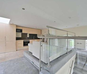 Royal Connaught Wd, Bushey, WD23 - Photo 4