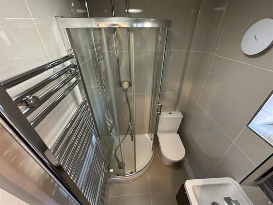 Darlington Crescent, Saughall, Chester - Photo 1