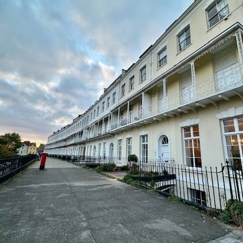 Royal York Crescent - Photo 1