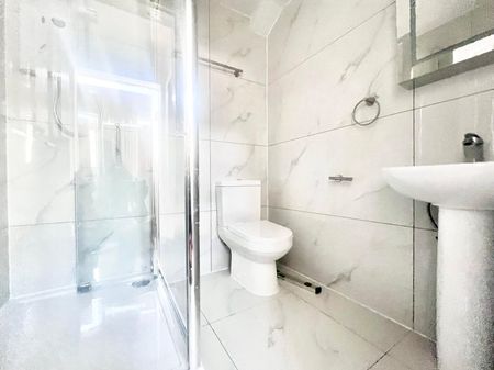 Hanworth Road, Hounslow, TW3 3TU - Photo 5