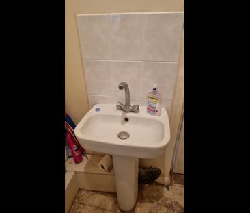 Room in a Shared Flat, High Street, CR0 - Photo 3