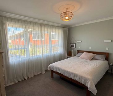 Sunny, Secure, Low-Maintenance Rental in Popular Matua - Photo 1